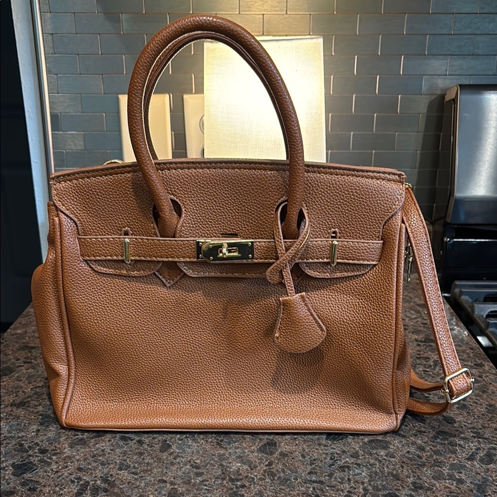 Elegant Tan Leather Handbag